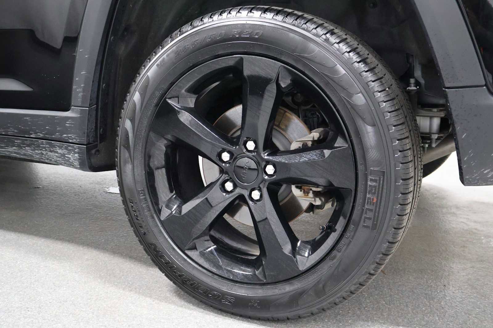 Used 2025 Jeep Grand Cherokee Limited w/ Black Appearance Package AWD/4WD image 36