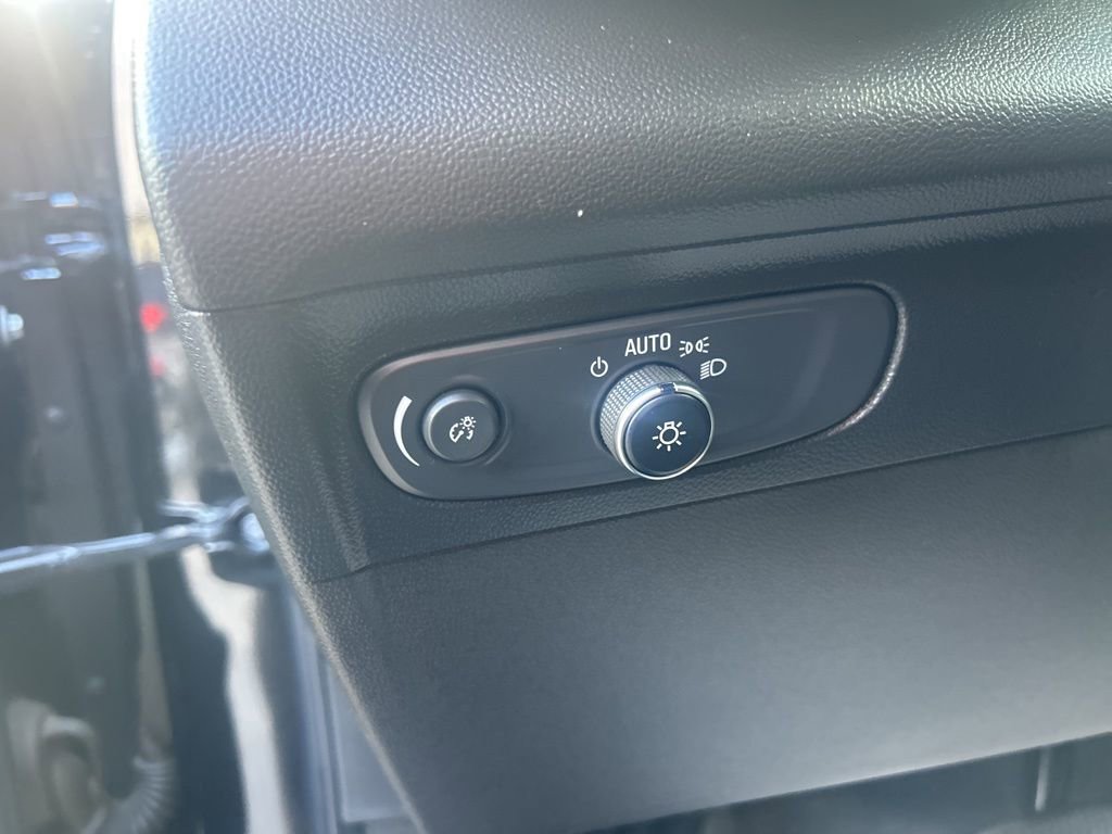 Used 2022 Buick Envision Preferred image 16