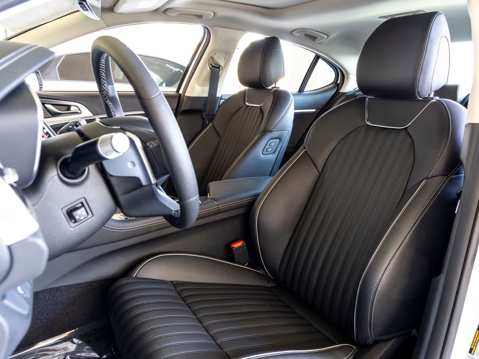 Used 2026 Genesis G70 2.5T Prestige image 15