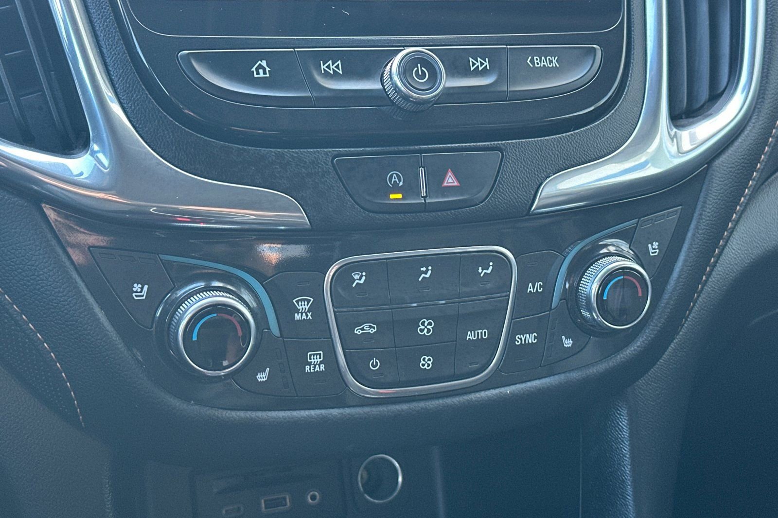 Used 2022 Chevrolet Equinox Premier image 26