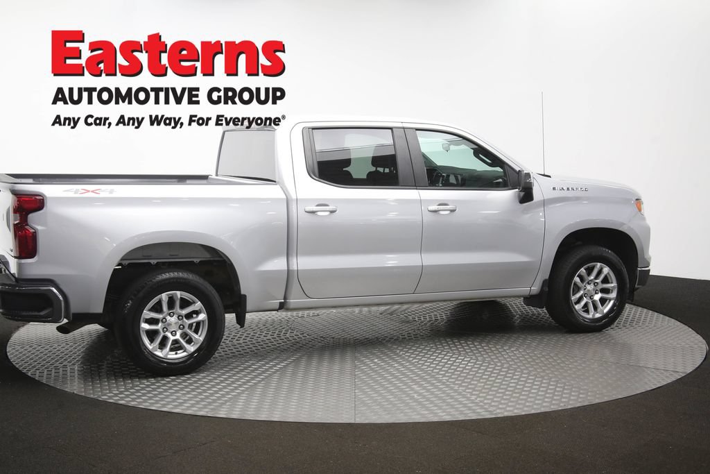 Used 2022 Chevrolet Silverado 1500 LT AWD/4WD image 45