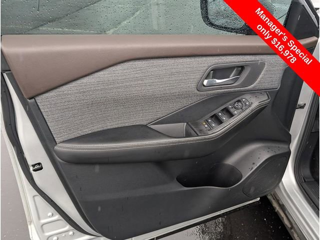 Used 2021 Nissan Rogue SV image 14