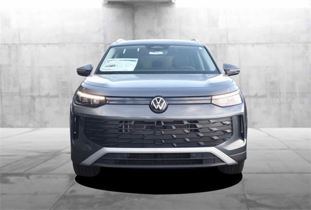 New 2025 Volkswagen Tiguan SE image 4