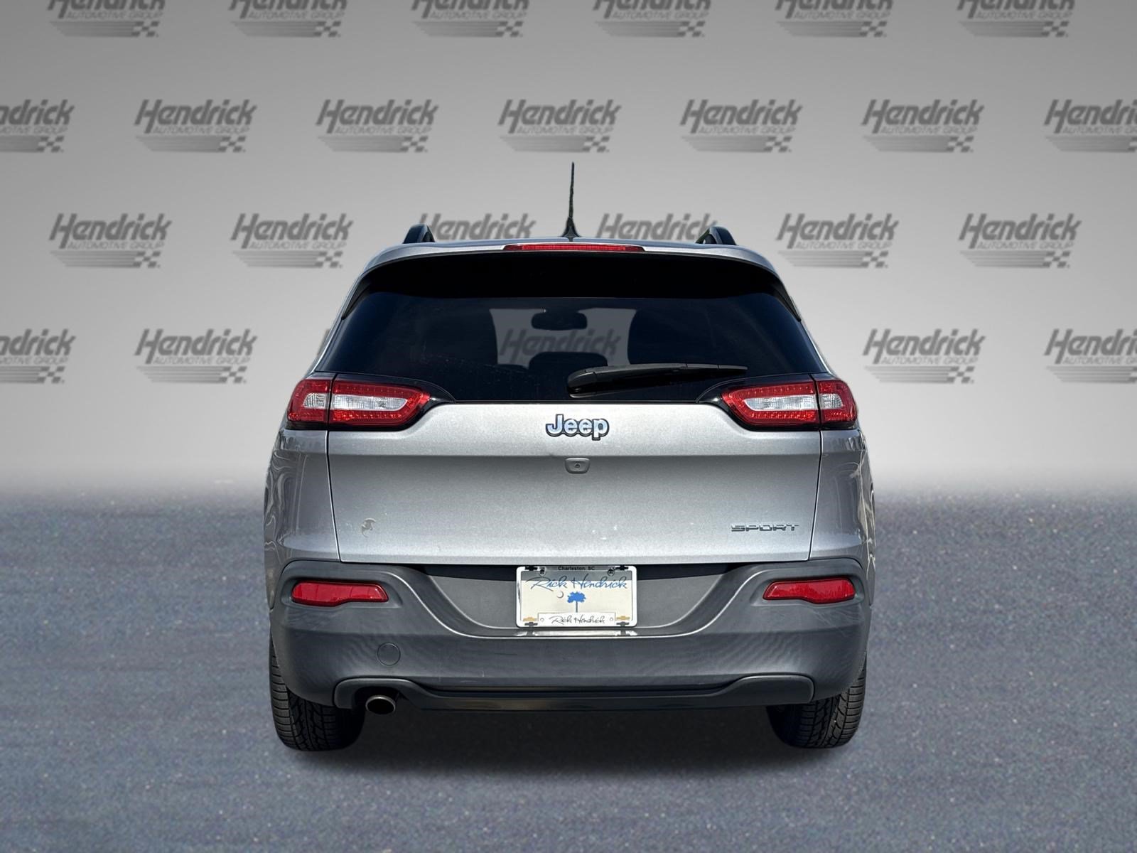 Used 2016 Jeep Cherokee Sport w/ Cold Weather Group FWD image 9