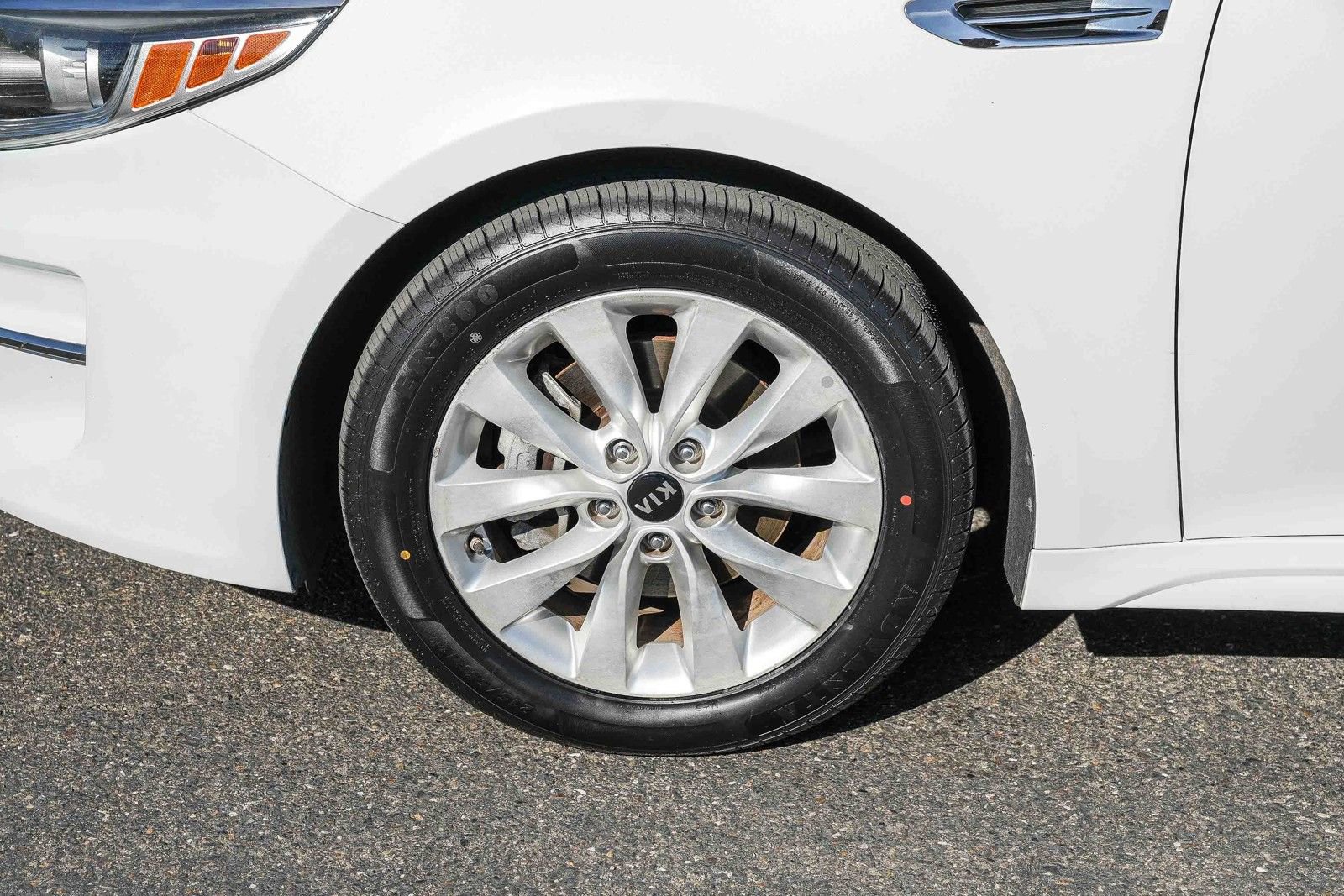 Used 2017 Kia Optima LX FWD image 9