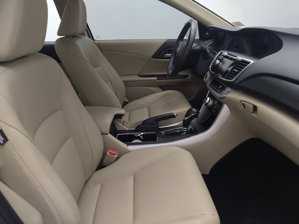 Used 2015 Honda Accord Touring image 21