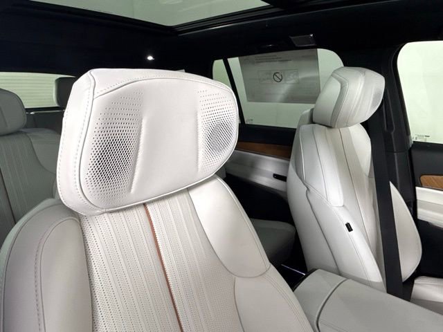 New 2026 Cadillac Vistiq Sport image 32
