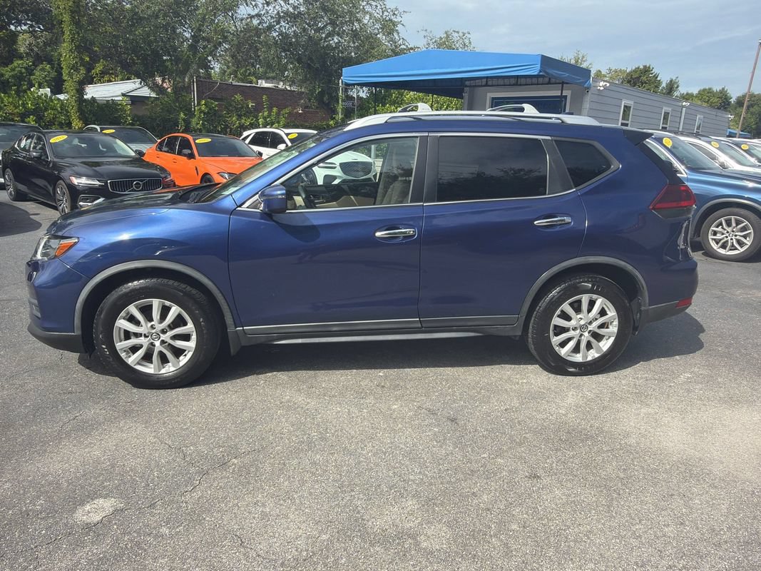 Used 2019 Nissan Rogue SV FWD image 2