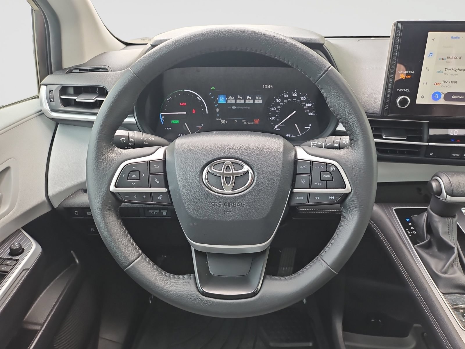 Used 2025 Toyota Sienna XLE FWD image 44