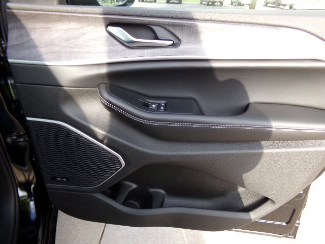 Used 2024 Jeep Grand Cherokee Limited 4xe image 30