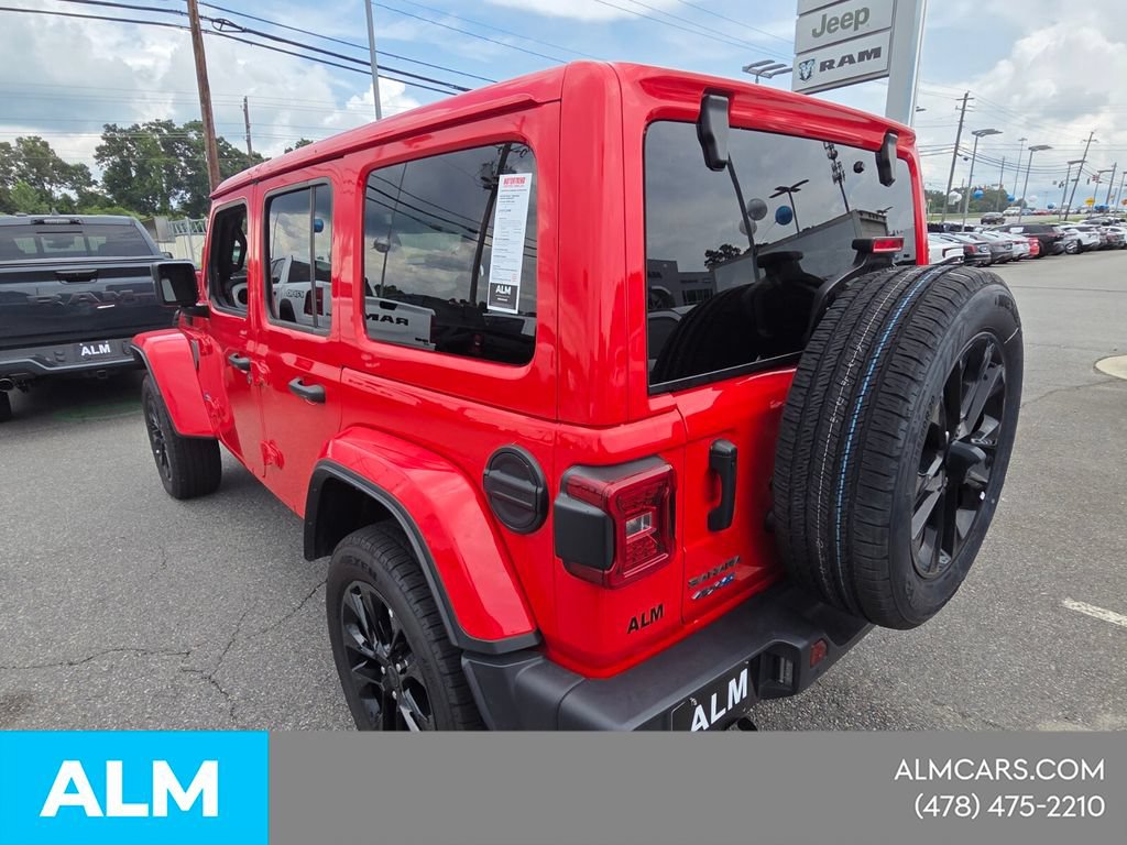 Used 2025 Jeep Wrangler Unlimited Sahara w/ Safety Group AWD/4WD image 12