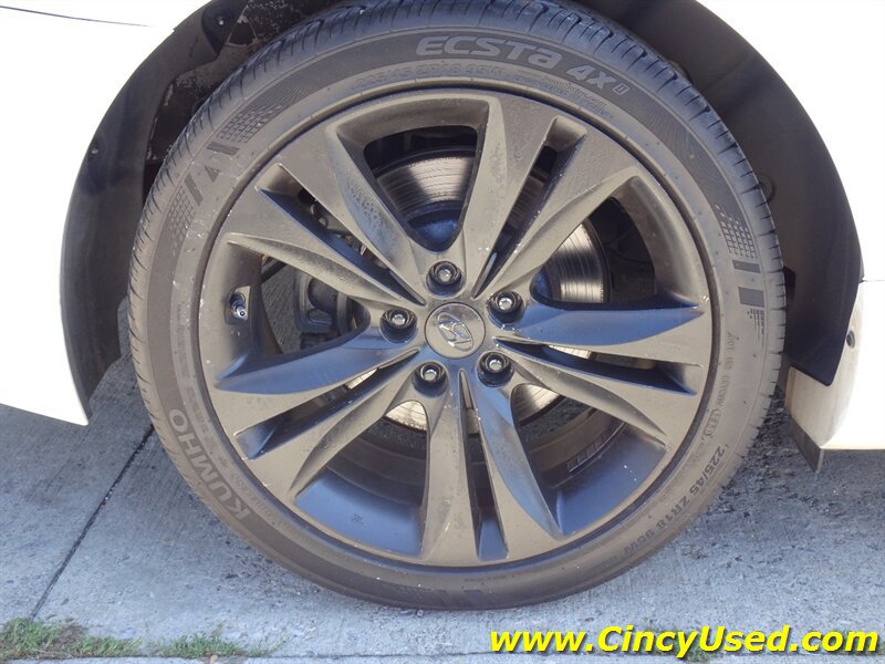 Used 2011 Hyundai Genesis 2.0T RWD image 32