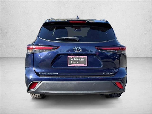 Used 2024 Toyota Highlander XLE image 6