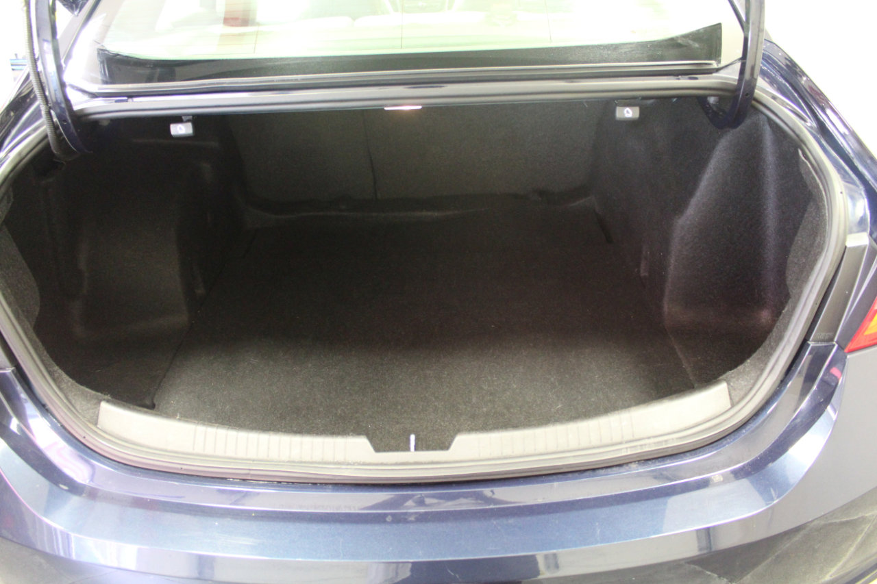 Used 2017 Chevrolet Malibu LT image 27