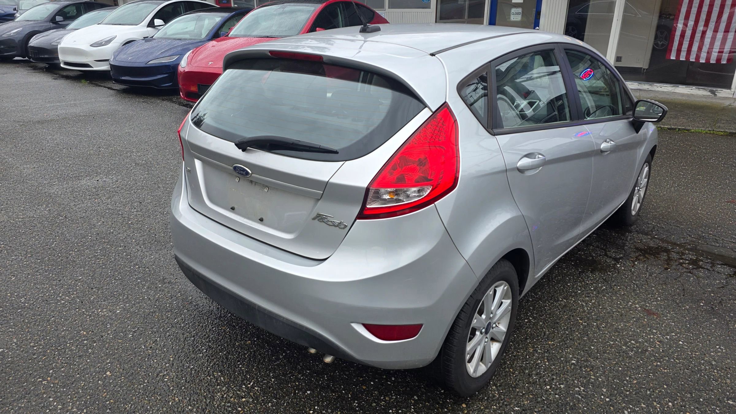 Used 2011 Ford Fiesta SE w/ 202A Rapid Spec Order Code image 5
