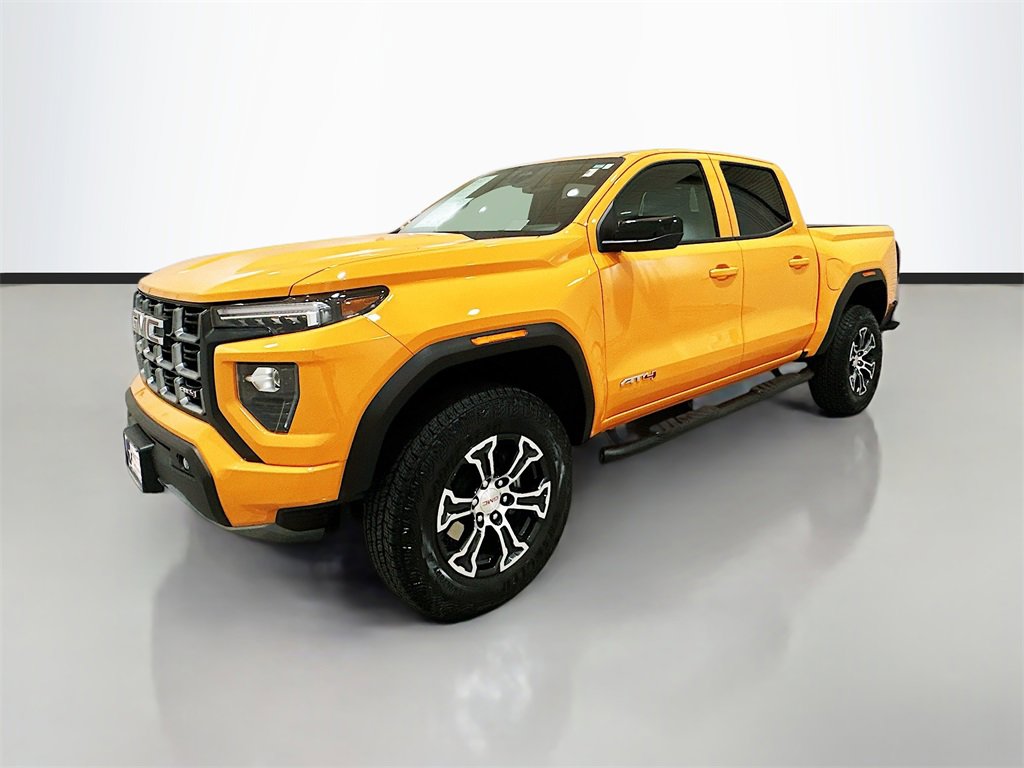 Used 2025 GMC Canyon AT4 image 3
