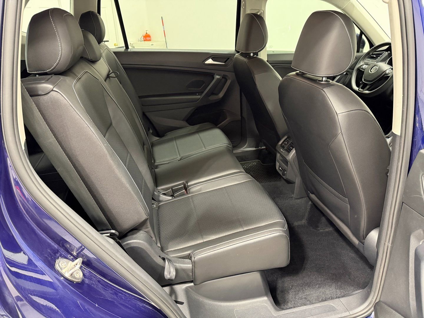 Used 2021 Volkswagen Tiguan SE image 34