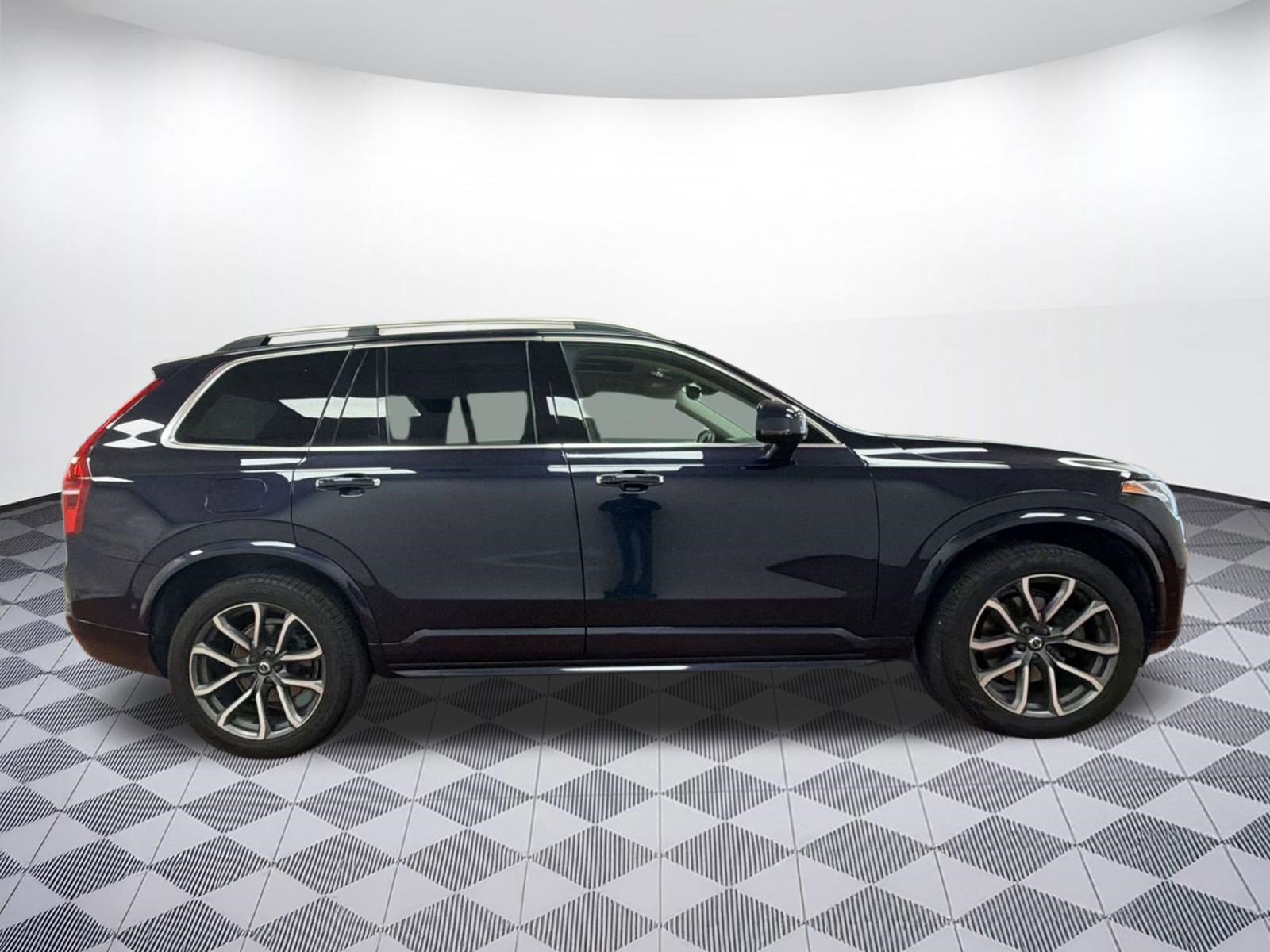 Used 2019 Volvo XC90 T6 Momentum w/ Advanced Package image 7