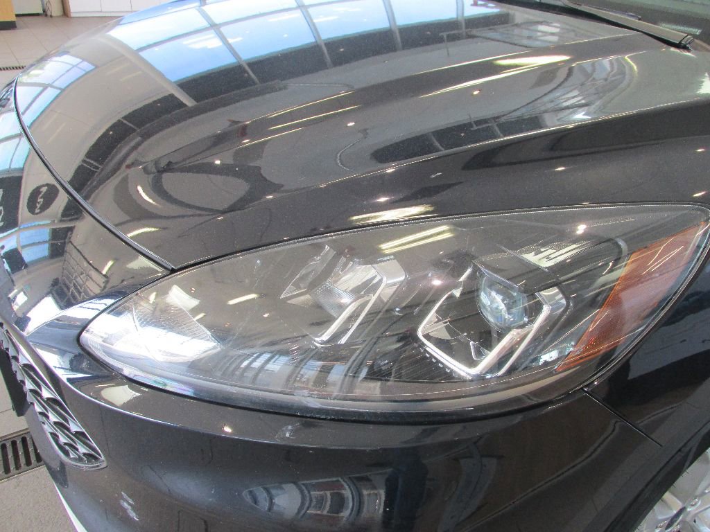 Used 2021 Ford Escape SE image 12