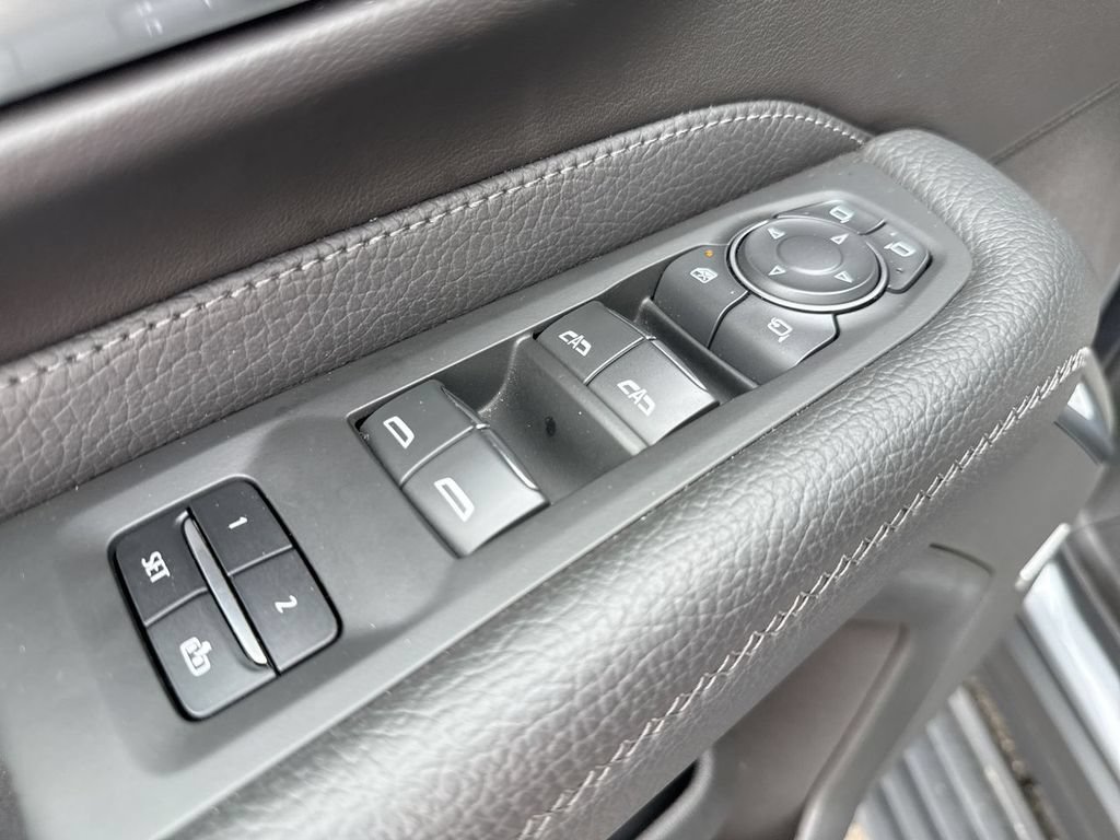 Used 2022 GMC Yukon Denali AWD/4WD image 13