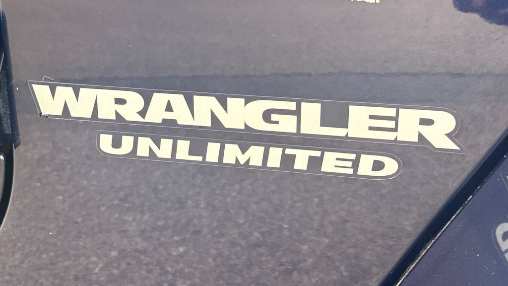 Used 2013 Jeep Wrangler Unlimited Rubicon w/ Dual Top Group AWD/4WD image 15
