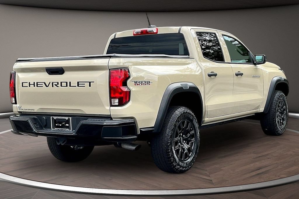 Used 2024 Chevrolet Colorado Trail Boss AWD/4WD image 7