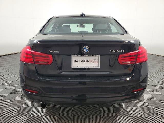 Used 2018 BMW 320i xDrive Sedan AWD/4WD image 5