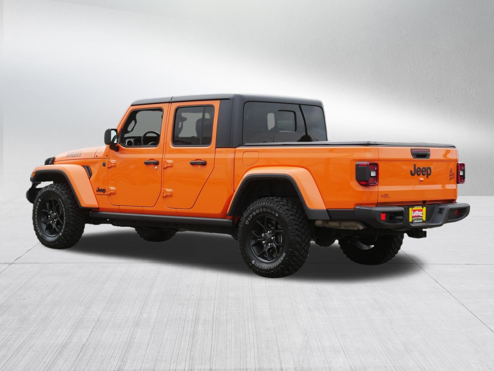 Used 2025 Jeep Gladiator Mojave AWD/4WD image 5