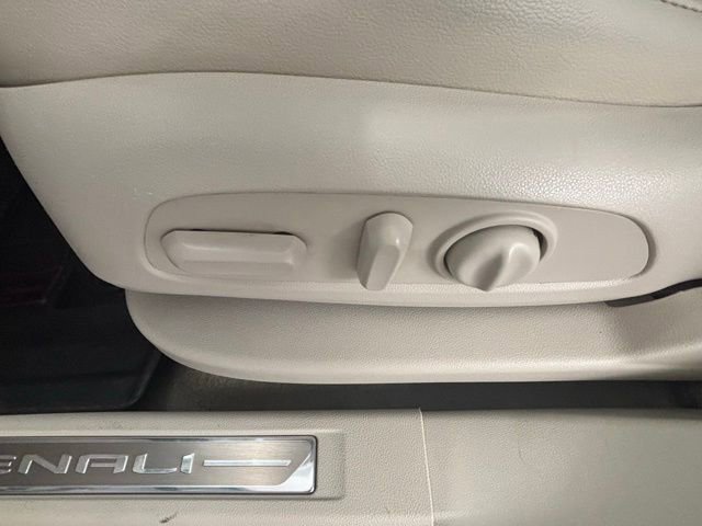 Used 2022 GMC Acadia Denali w/ Denali Ultimate Package image 23