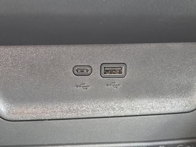 New 2026 Chevrolet Equinox LT w/ Convenience Package II AWD/4WD image 8