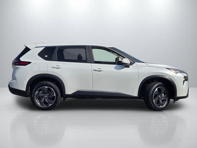 Used 2024 Nissan Rogue SV image 3