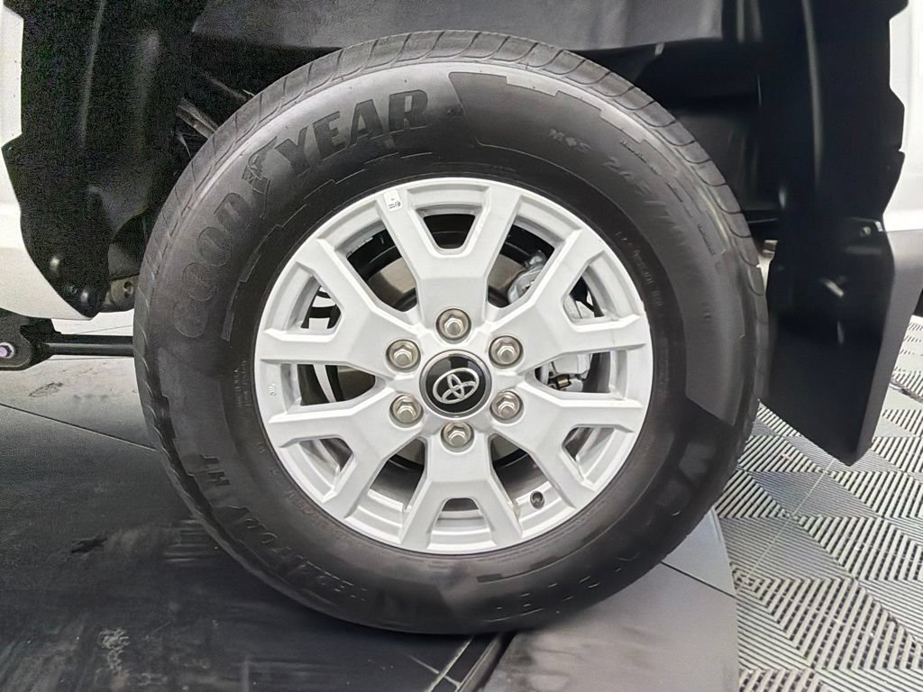 Used 2026 Toyota Tacoma SR5 AWD/4WD image 22