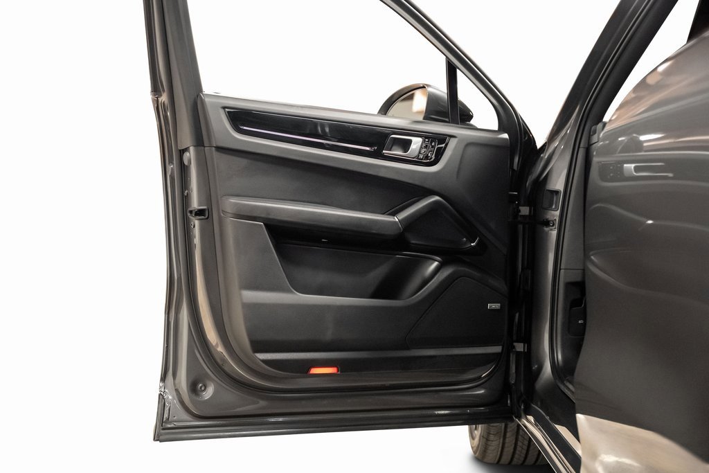 Used 2021 Porsche Cayenne Coupe image 51