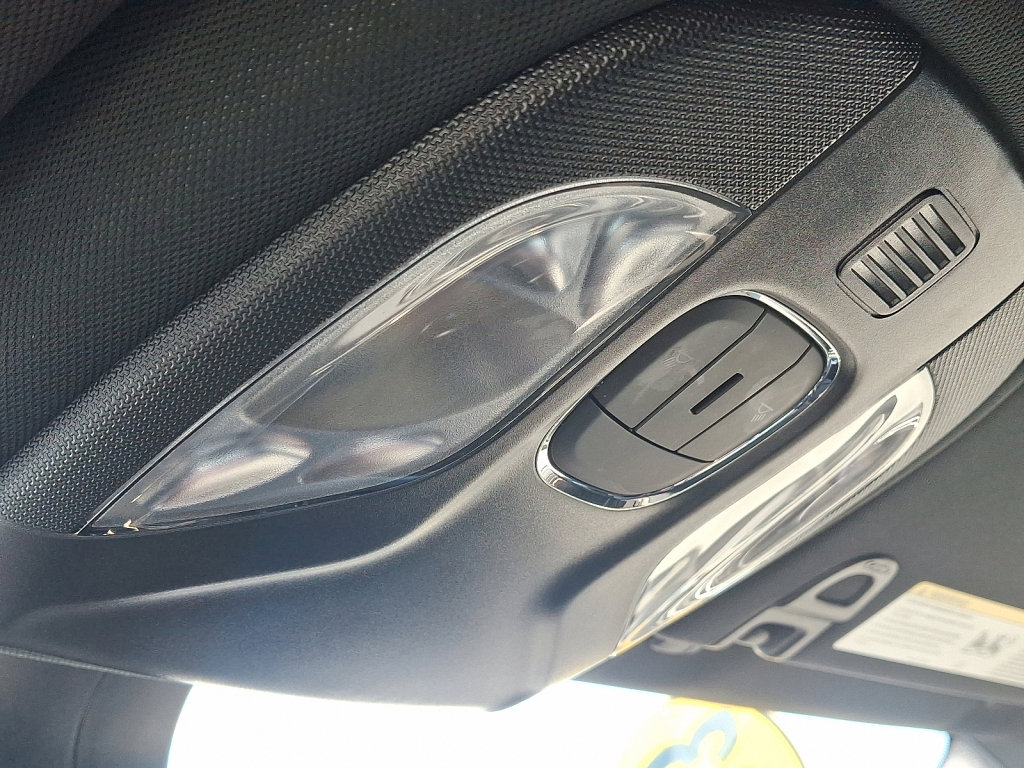 Certified 2023 Jeep Compass Limited image 32