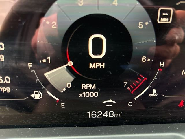 Used 2025 GMC Acadia Elevation FWD image 3