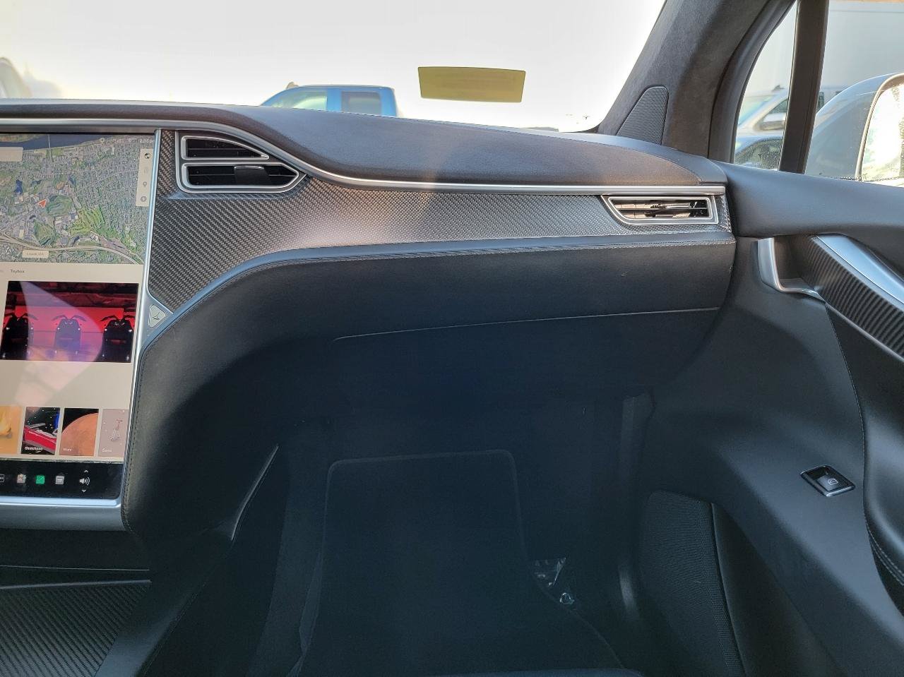 Used 2017 Tesla Model X 75D AWD/4WD image 28