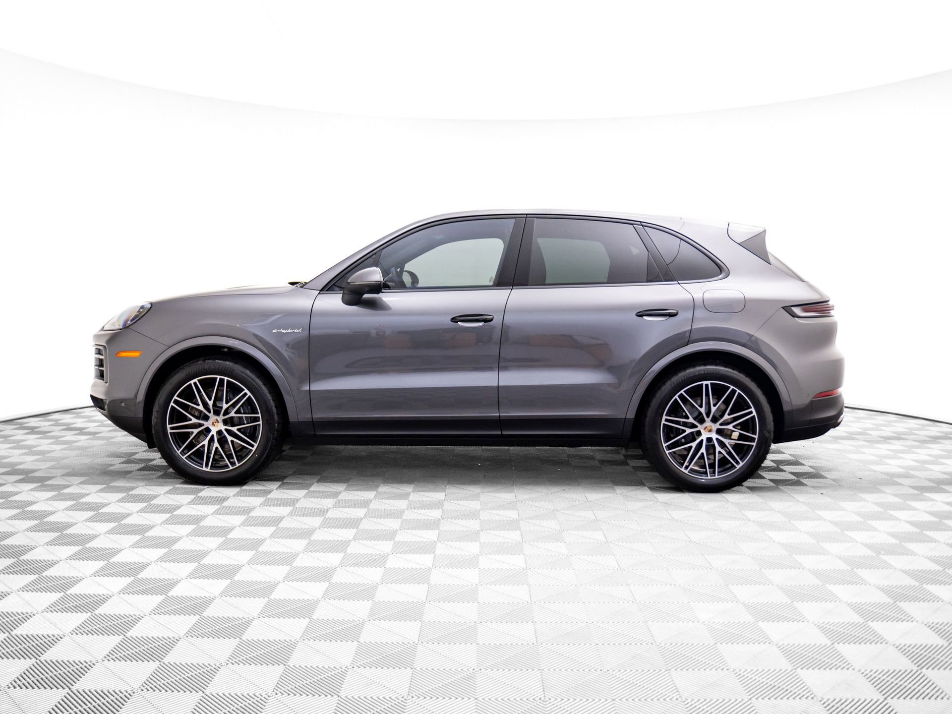 New 2026 Porsche Cayenne E-Hybrid image 2