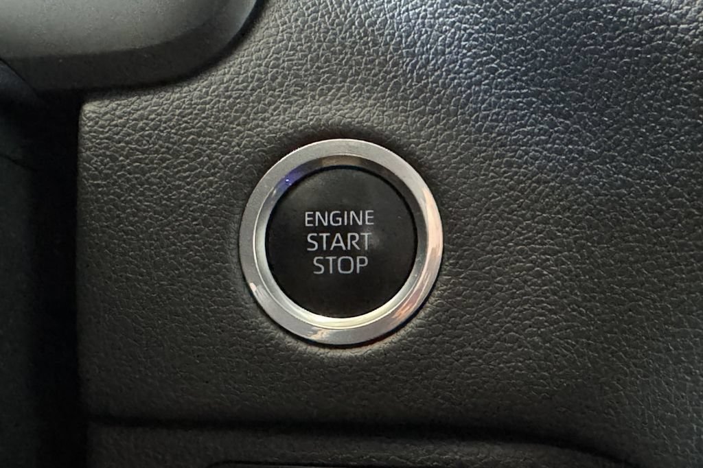 Used 2022 Toyota Tundra Limited AWD/4WD image 16