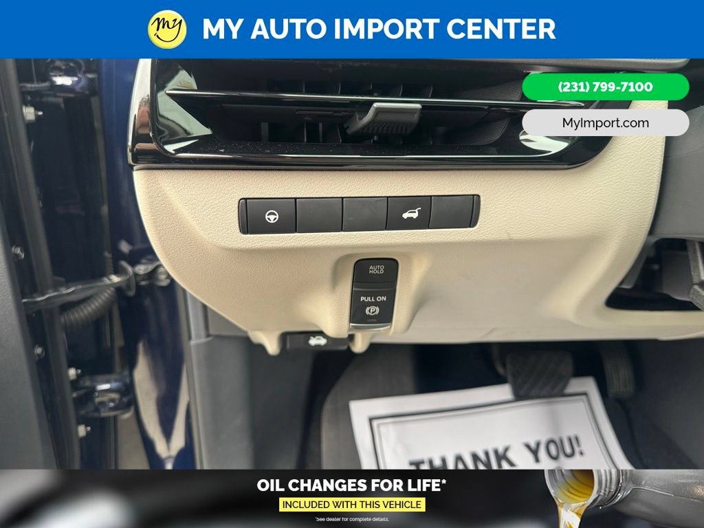 Used 2025 Nissan Murano SV AWD/4WD image 14