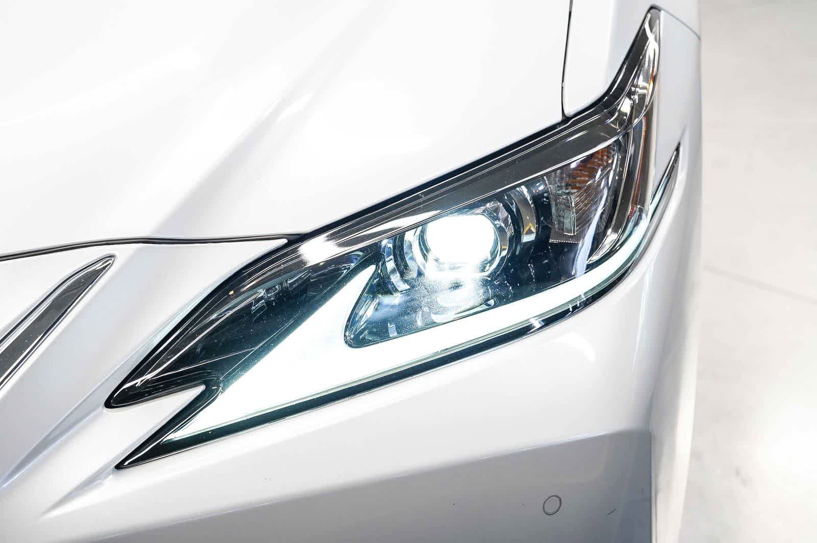 Used 2025 Lexus ES 300h w/ Premium Package FWD image 7