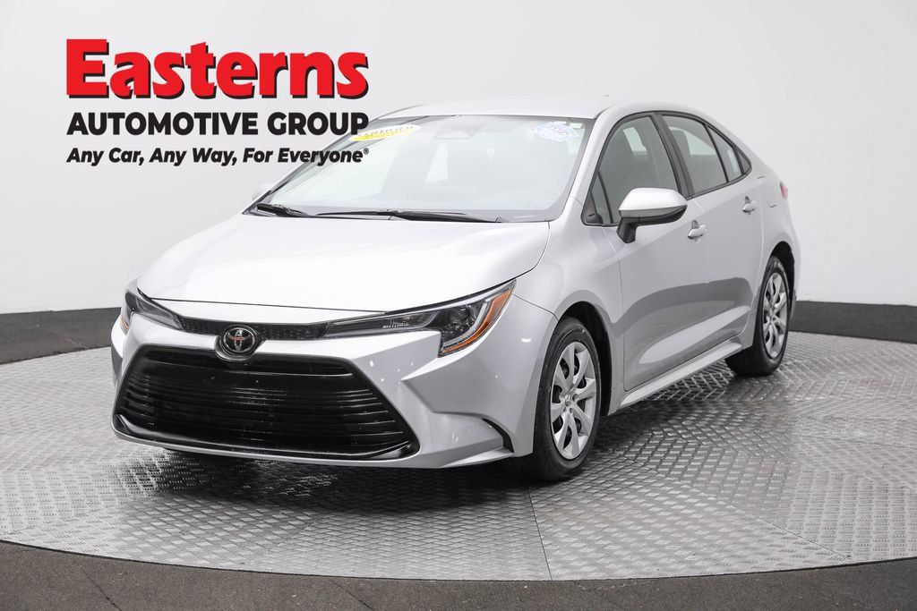 Used 2023 Toyota Corolla LE image 1