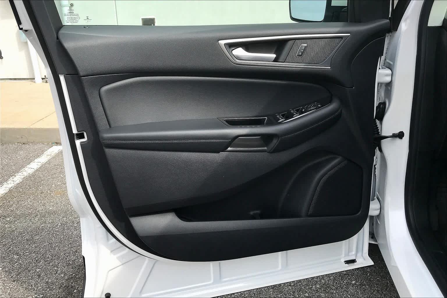 Used 2019 Ford Edge SEL w/ Equipment Group 201A AWD/4WD image 22