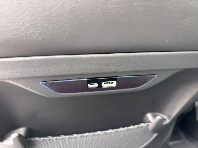 New 2027 Chrysler Pacifica Select w/ Family Tech Group AWD/4WD image 14