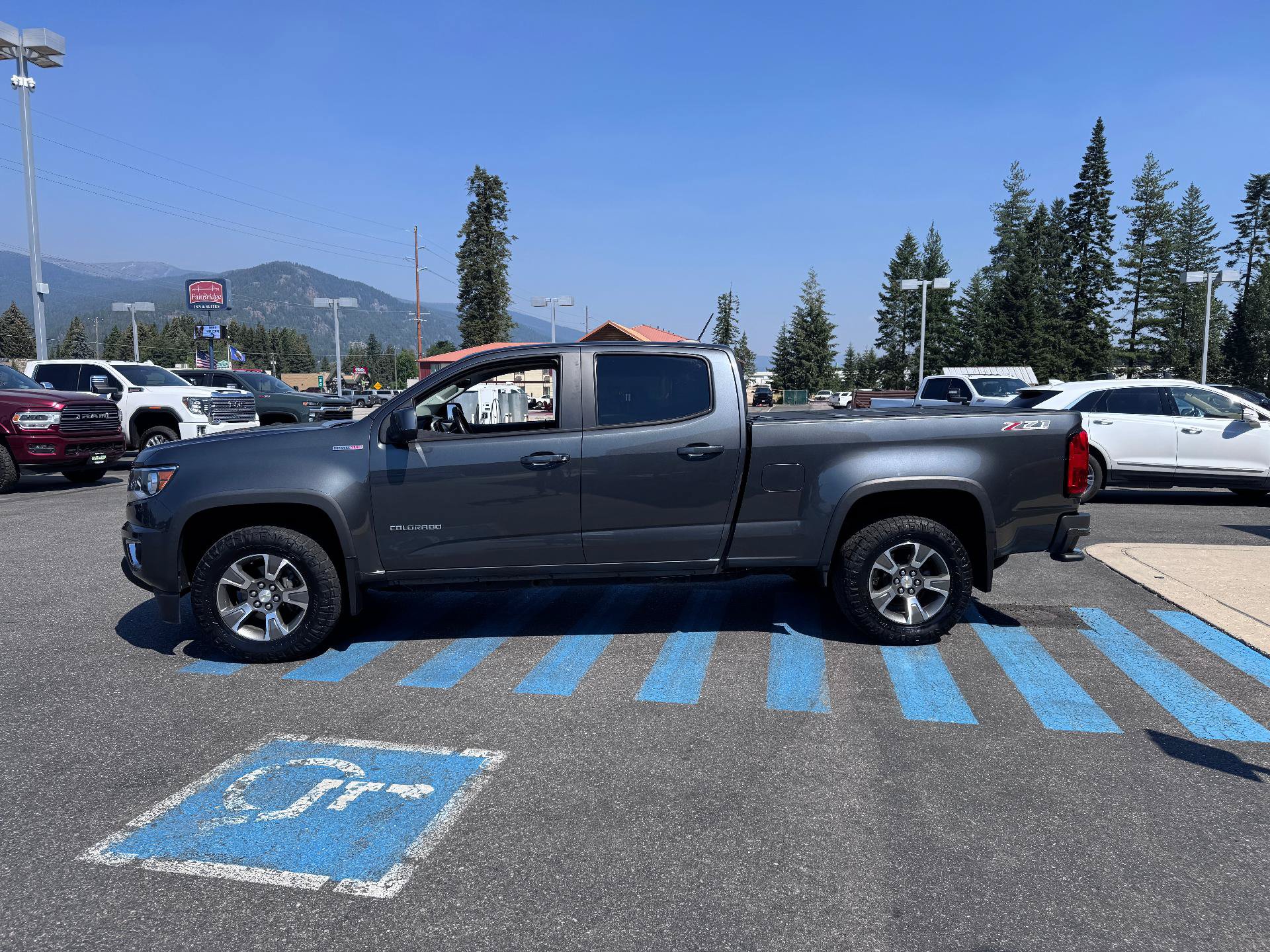Used 2016 Chevrolet Colorado Z71 AWD/4WD image 4