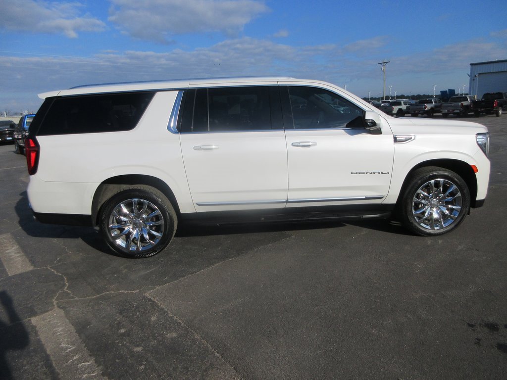 Used 2021 GMC Yukon XL Denali image 3