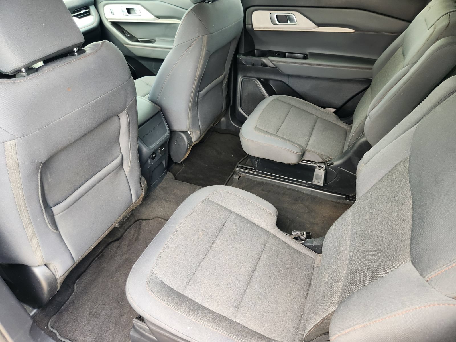 Used 2025 Ford Explorer Active RWD image 31