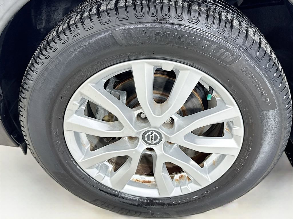 Used 2017 Nissan Rogue SV FWD image 39