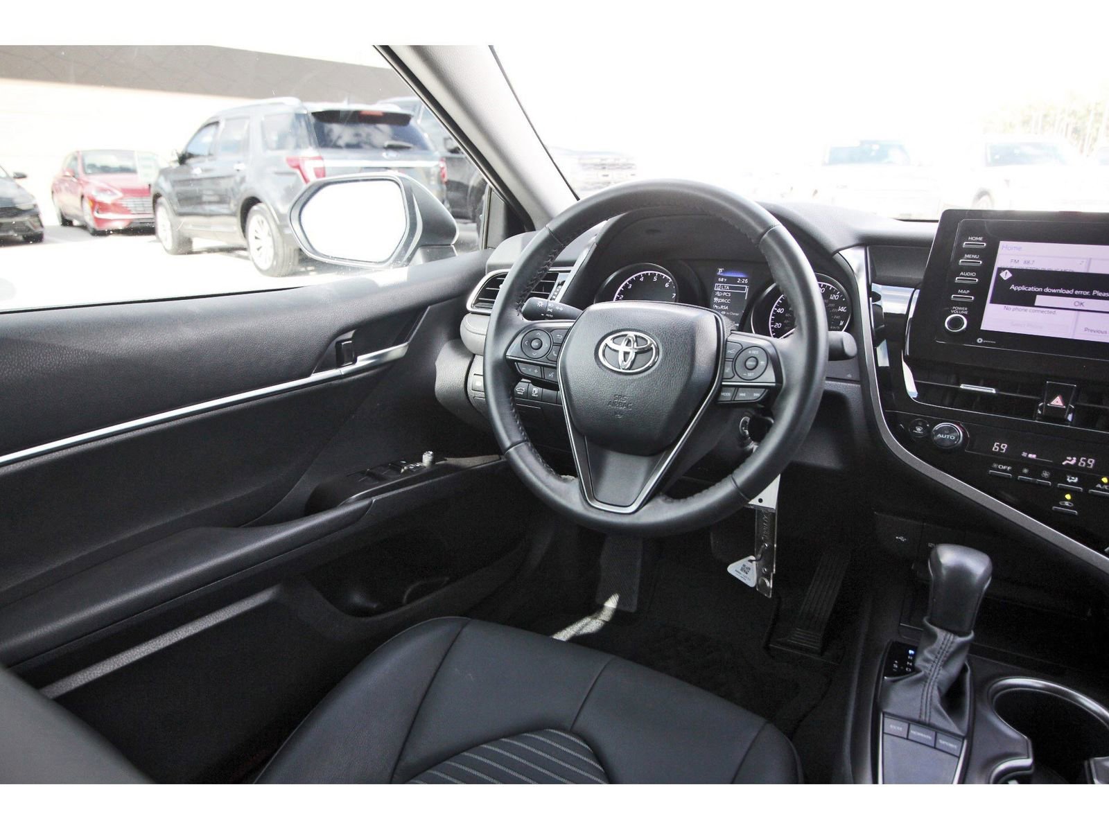 Used 2024 Toyota Camry SE image 12