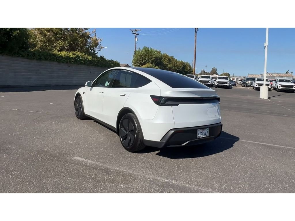 Used 2026 Tesla Model Y Long Range AWD/4WD image 9