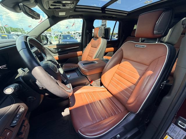 Used 2023 GMC Yukon Denali Ultimate AWD/4WD image 13